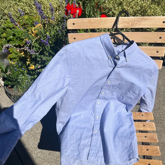 Uniqlo medium light blue polka dot dress shirt - Picture 3 of 3
